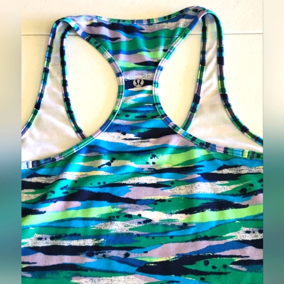 Lululemon Cool Racerback Tank Top Seven Wonders Multi Color Blue/Green Sz 8 - Picture 8 of 9